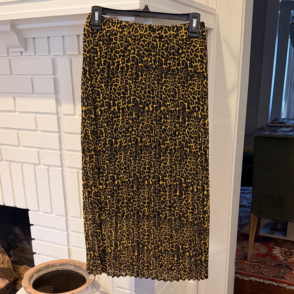 Just Female Black and Tan Crinkle Skirt